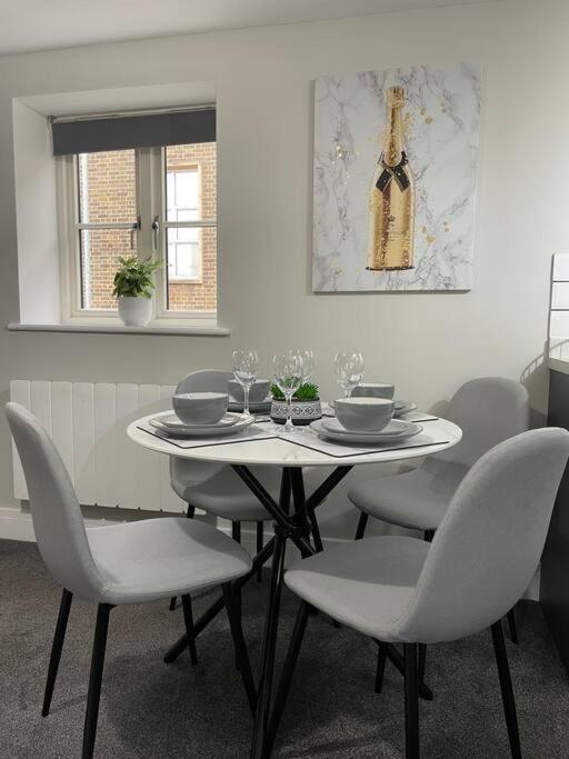 Cedar House - 2 Bed House With Free Parking In Town Centre! By Shortstays4U King's Lynn Exterior foto